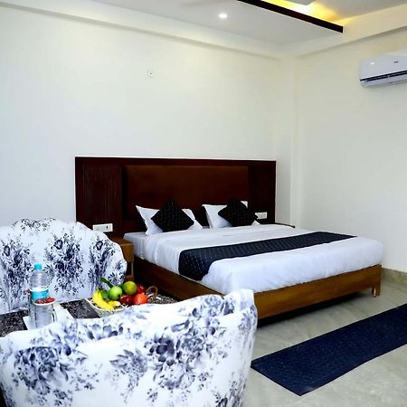 Lyf Corporate Suites - Noida Sector 19 מראה חיצוני תמונה