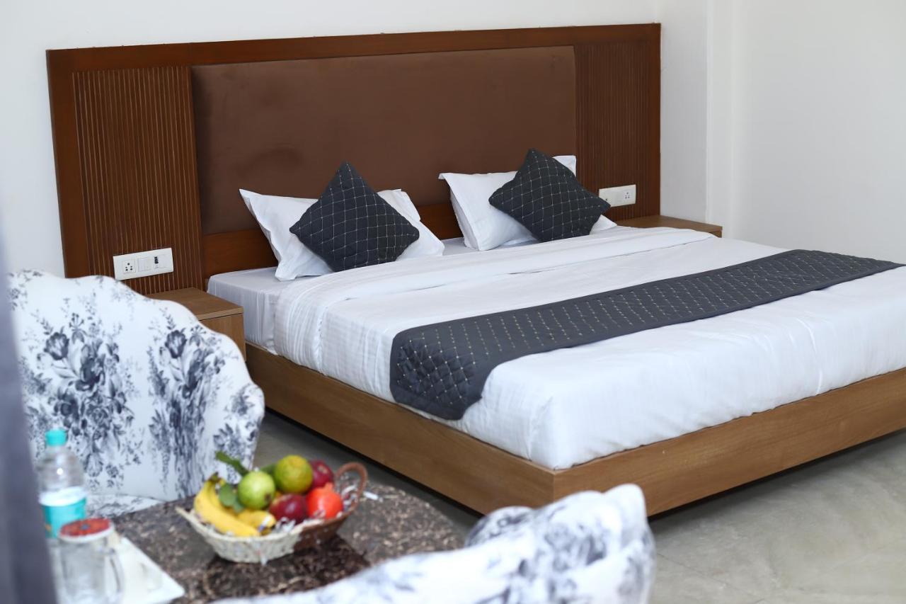 Lyf Corporate Suites - Noida Sector 19 מראה חיצוני תמונה