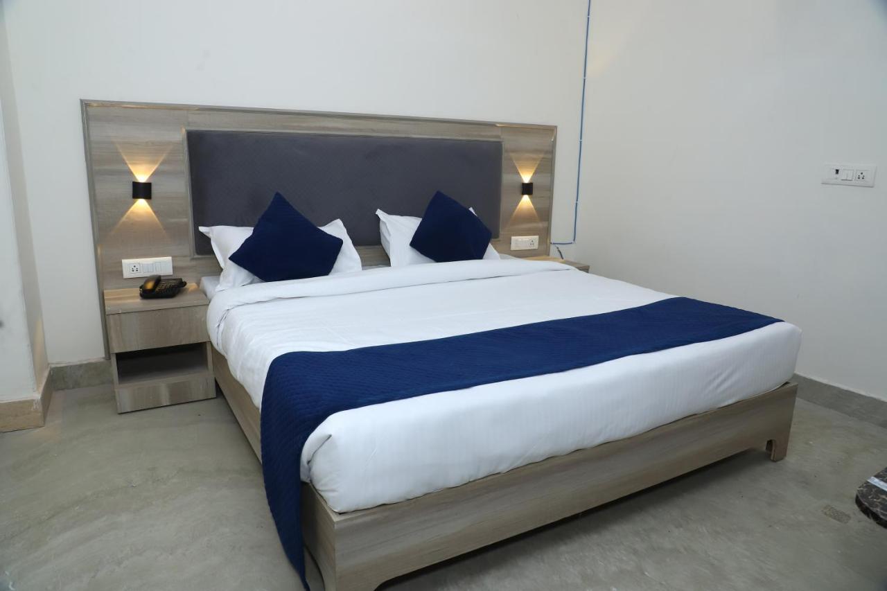 Lyf Corporate Suites - Noida Sector 19 מראה חיצוני תמונה