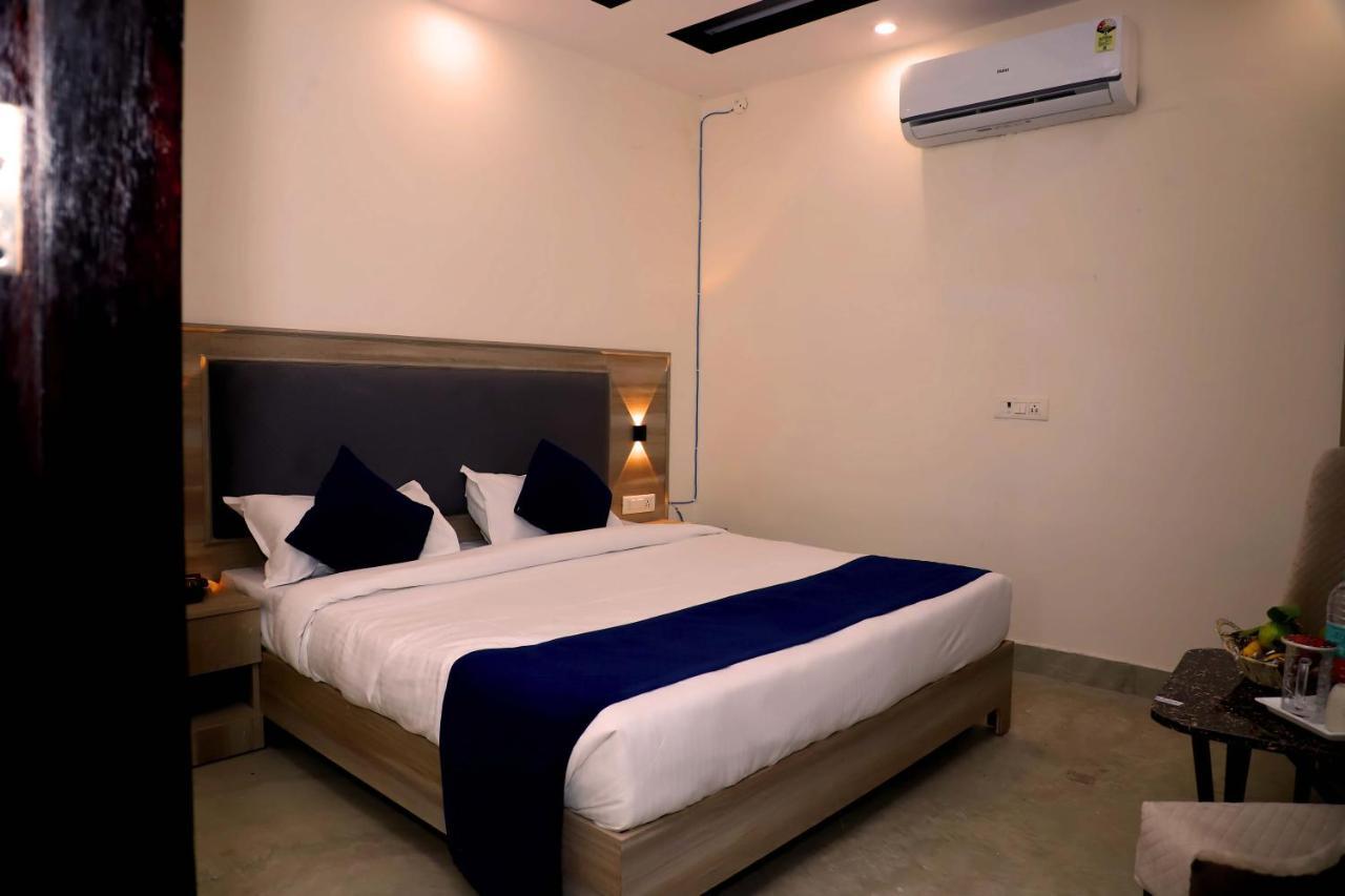Lyf Corporate Suites - Noida Sector 19 מראה חיצוני תמונה