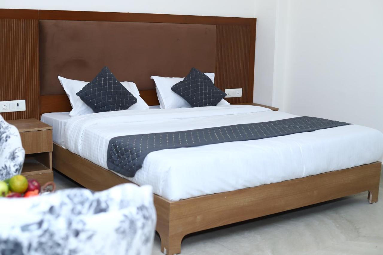 Lyf Corporate Suites - Noida Sector 19 מראה חיצוני תמונה